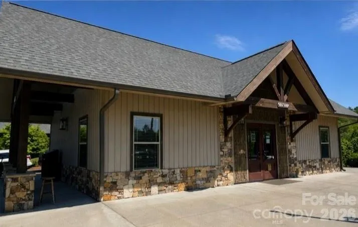 3509 Mountain Top Way Hendersonville, NC 28739