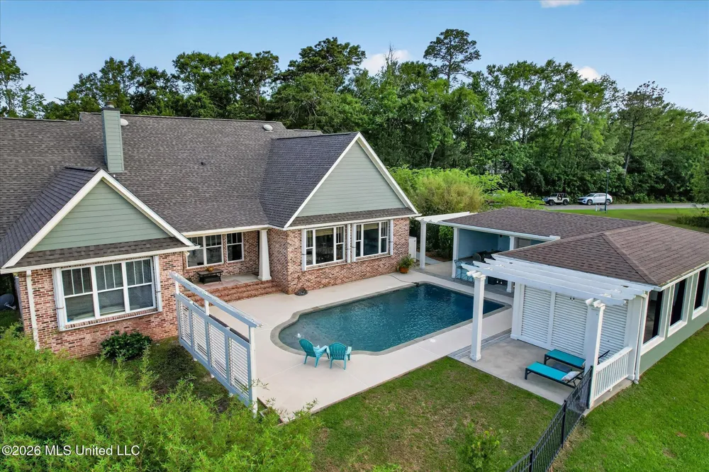 110 Emerald Lake Drive Waveland, MS 39576