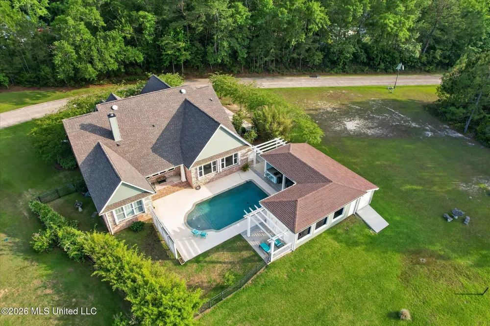 110 Emerald Lake Drive Waveland, MS 39576