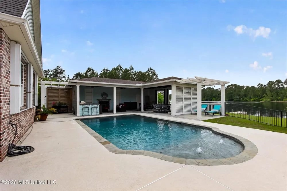 110 Emerald Lake Drive Waveland, MS 39576