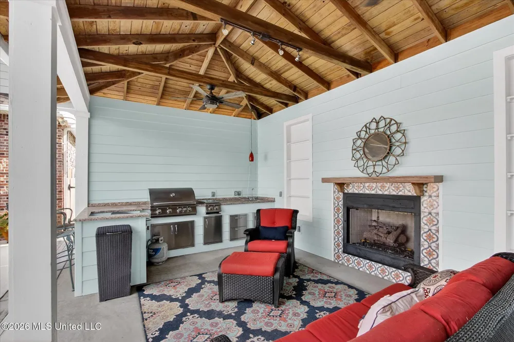 110 Emerald Lake Drive Waveland, MS 39576
