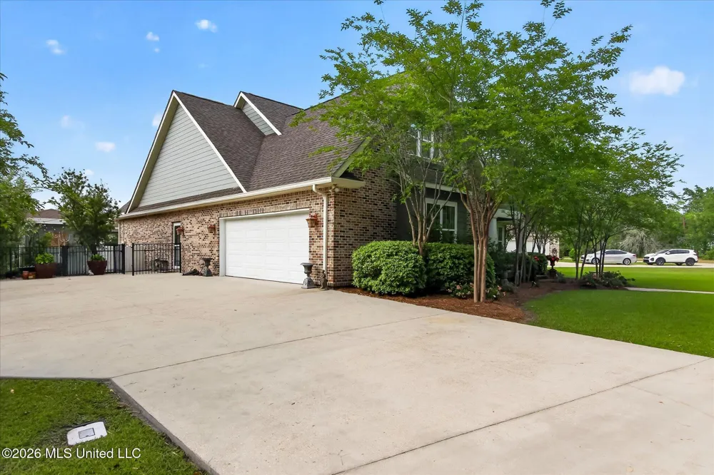 110 Emerald Lake Drive Waveland, MS 39576