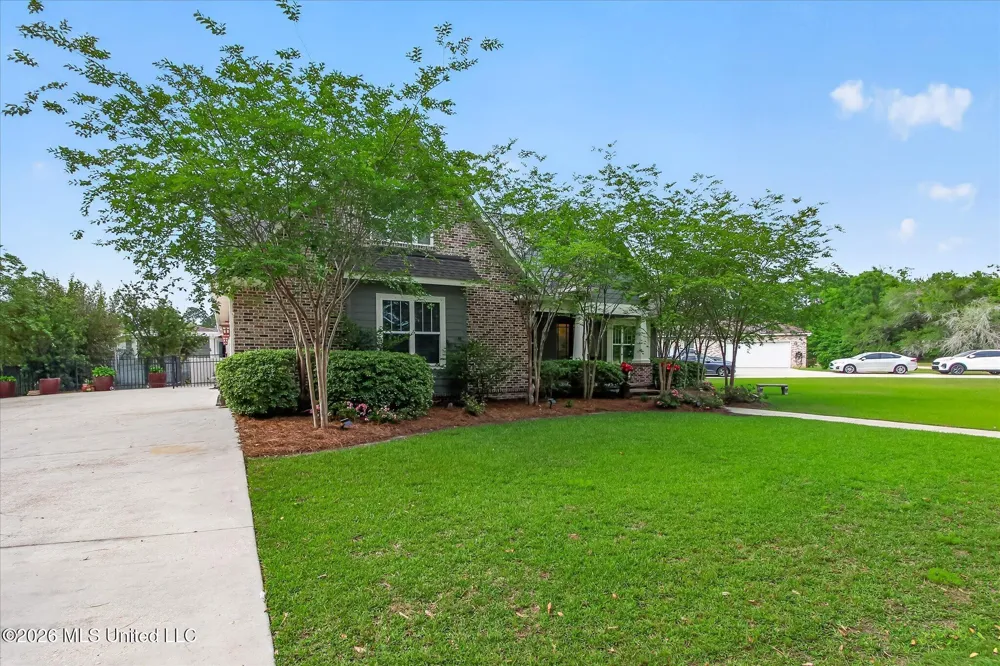 110 Emerald Lake Drive Waveland, MS 39576