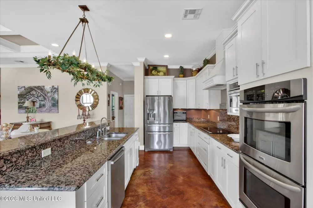 110 Emerald Lake Drive Waveland, MS 39576