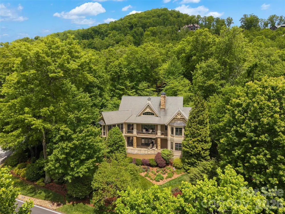 171 Walnut Valley Parkway Arden, NC 28704