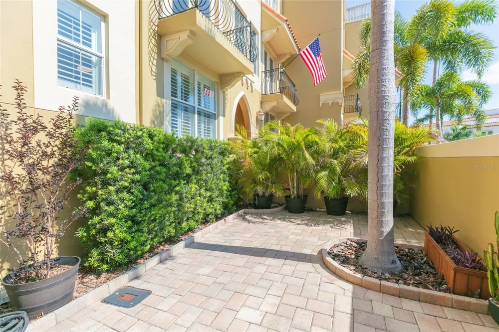 114 E DAVIS BOULEVARD #13 Tampa, FL 33606