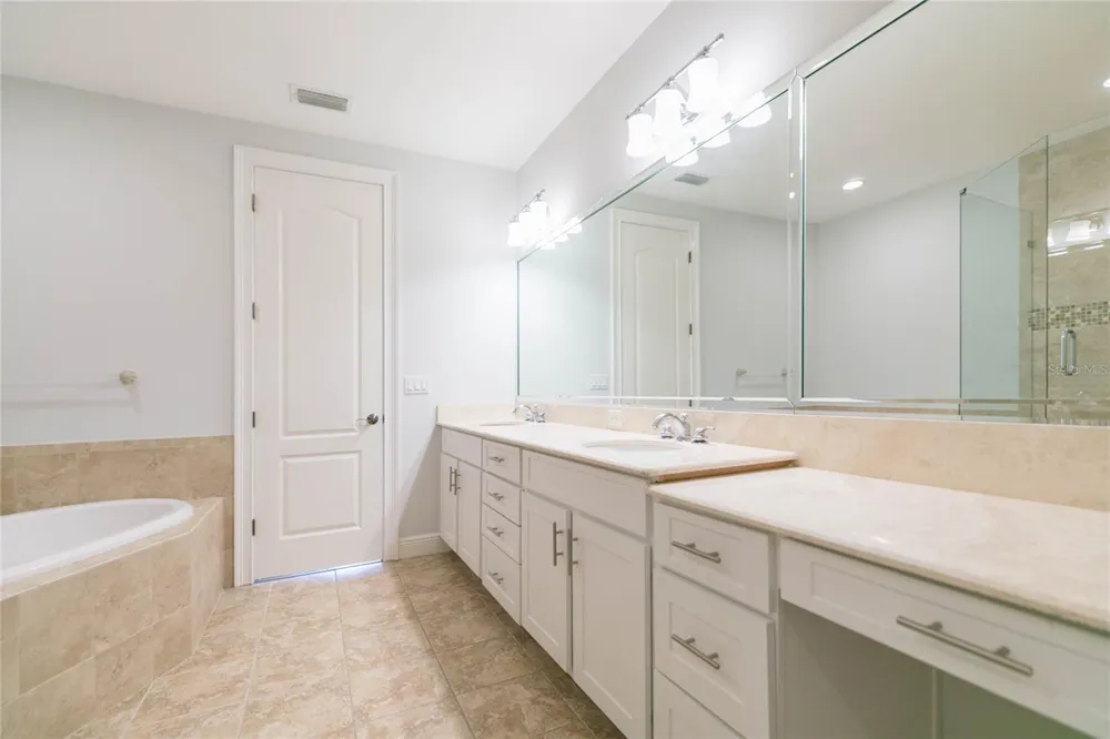 114 E DAVIS BOULEVARD #13 Tampa, FL 33606