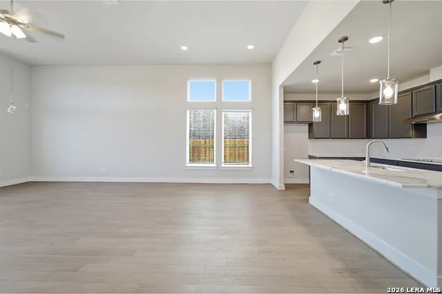 212 Ednie Ln Mico, TX 78056