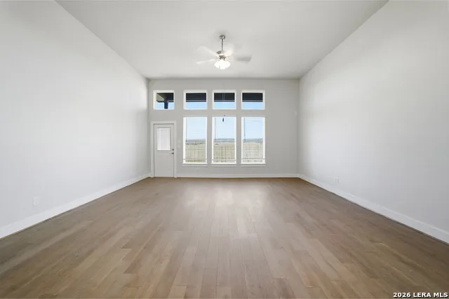 212 Ednie Ln Mico, TX 78056