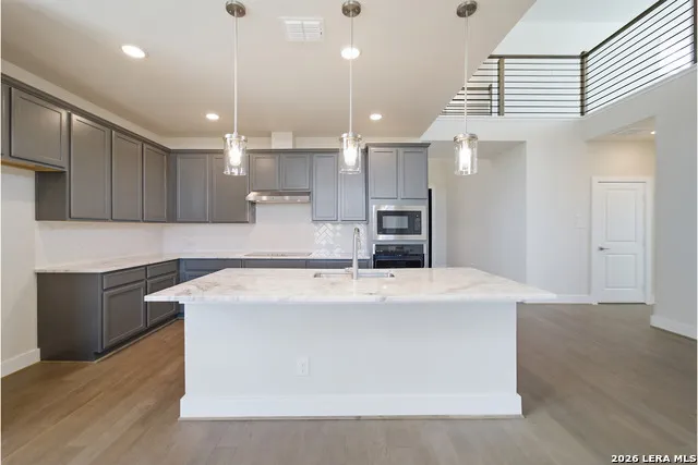 212 Ednie Ln Mico, TX 78056