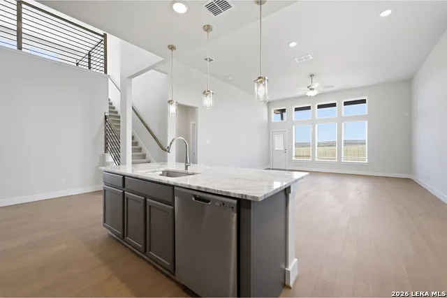 212 Ednie Ln Mico, TX 78056