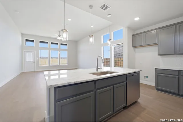 212 Ednie Ln Mico, TX 78056