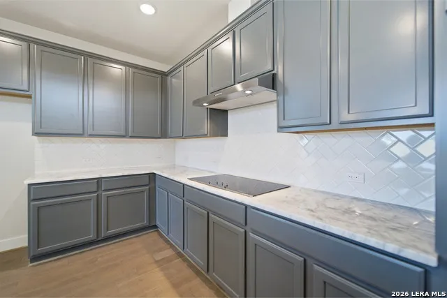 212 Ednie Ln Mico, TX 78056