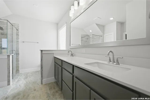 212 Ednie Ln Mico, TX 78056