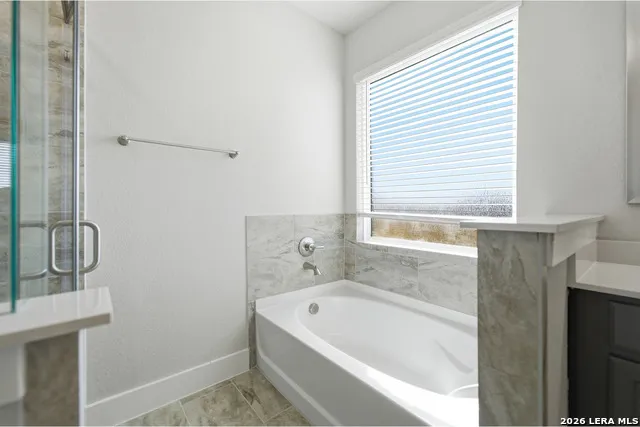 212 Ednie Ln Mico, TX 78056