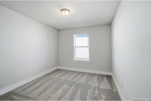 212 Ednie Ln Mico, TX 78056