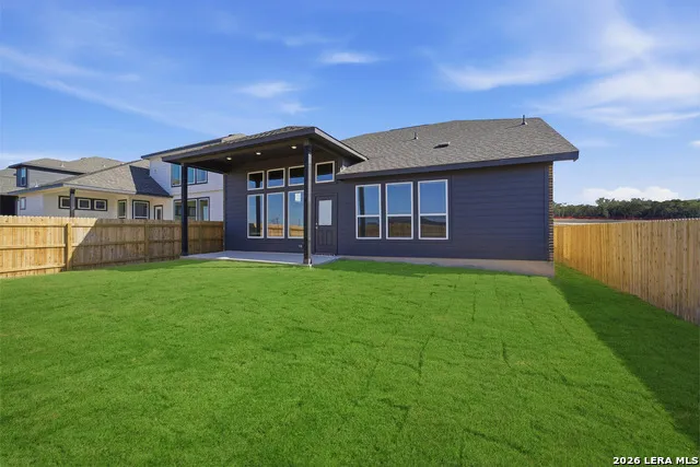 212 Ednie Ln Mico, TX 78056