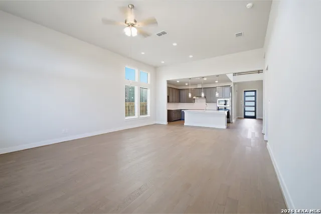 212 Ednie Ln Mico, TX 78056