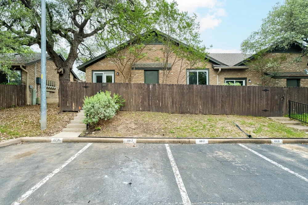 1015 E Yager Lane #187 Austin, TX 78753