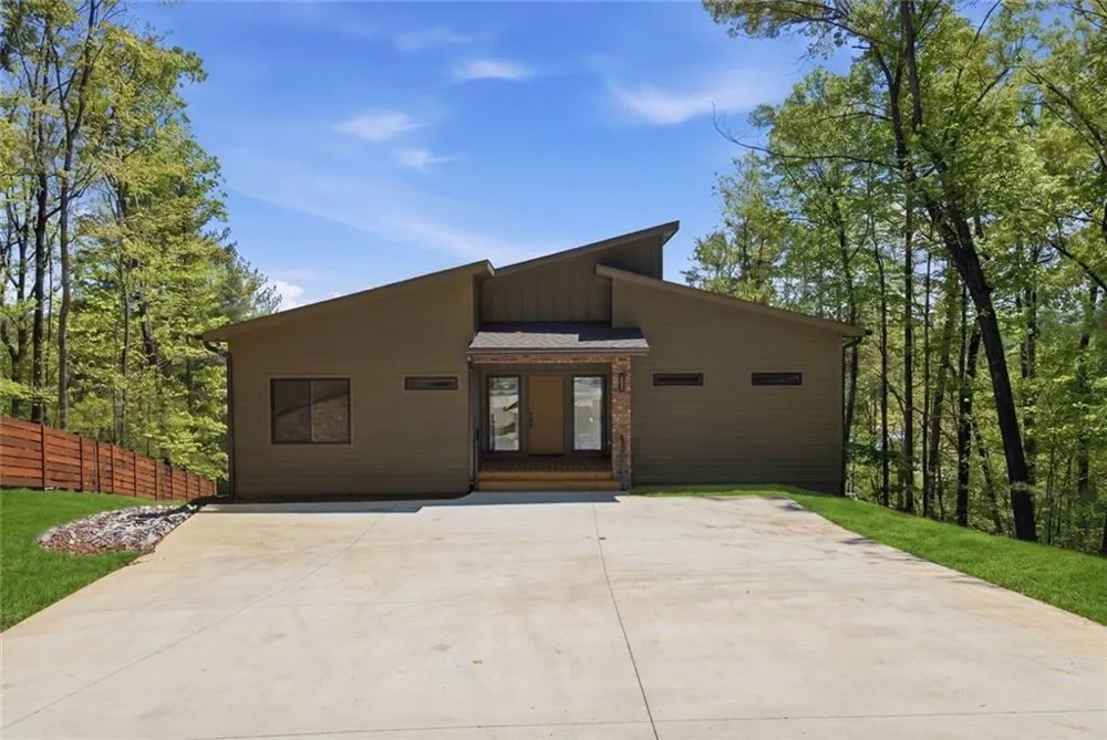 11 Falcon Drive Blairsville, GA 30512