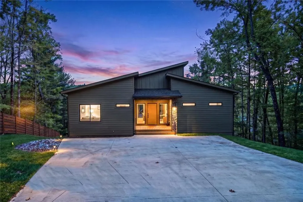 11 Falcon Drive Blairsville, GA 30512