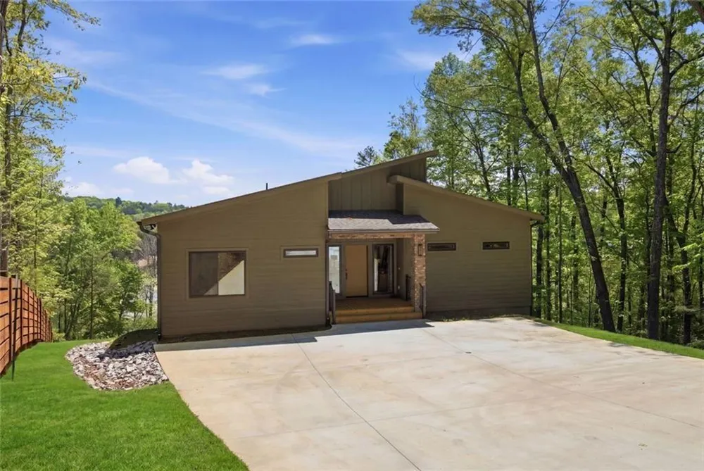 11 Falcon Drive Blairsville, GA 30512
