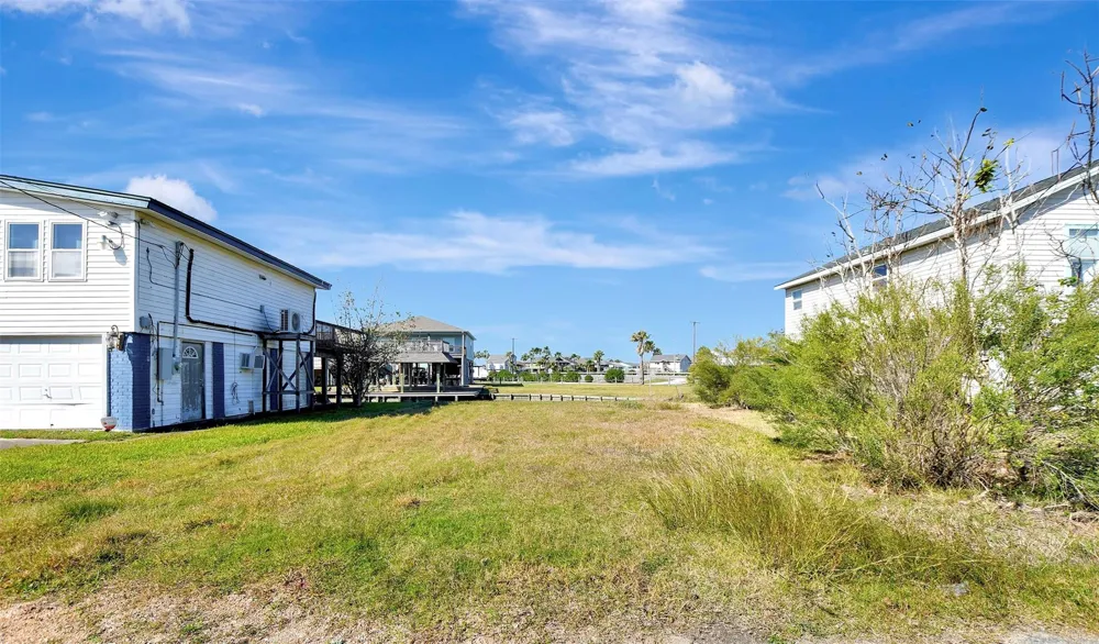 74 Bayou Vista Dr Bayou Vista, TX 77563