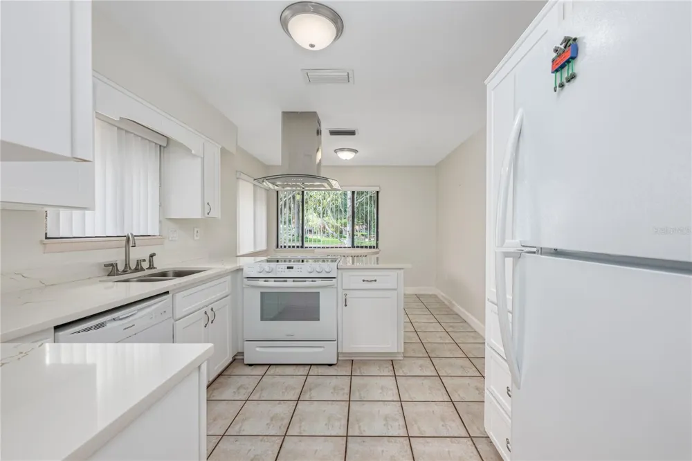 109 WATERWOOD DRIVE Yalaha, FL 34797