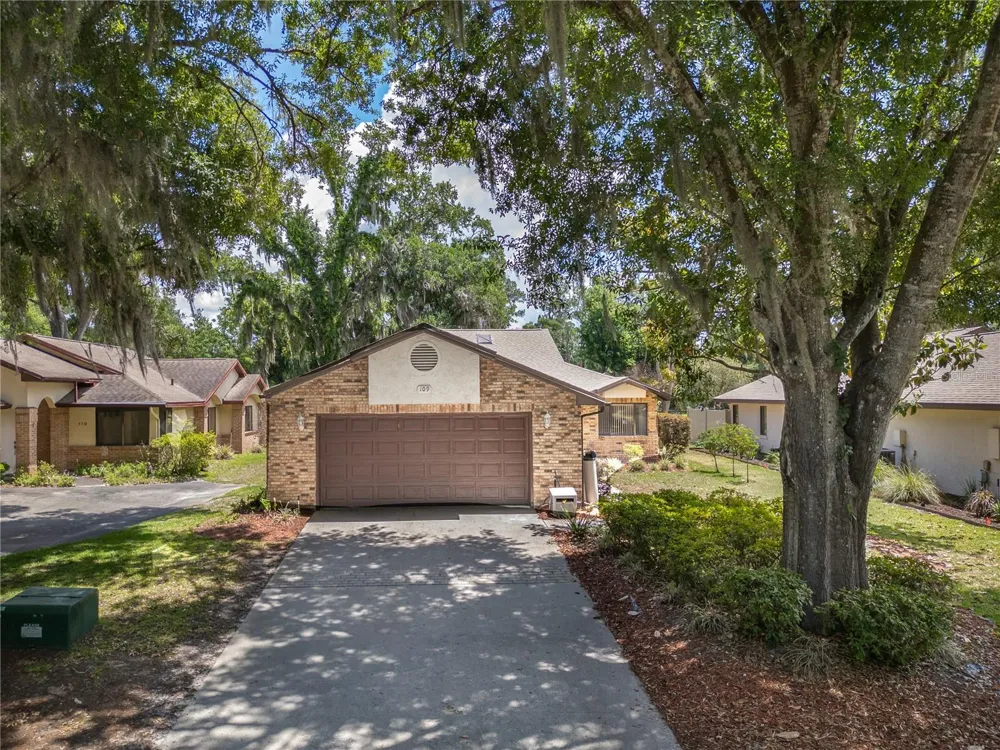 109 WATERWOOD DRIVE Yalaha, FL 34797
