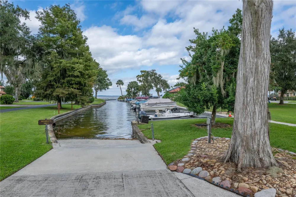 109 WATERWOOD DRIVE Yalaha, FL 34797