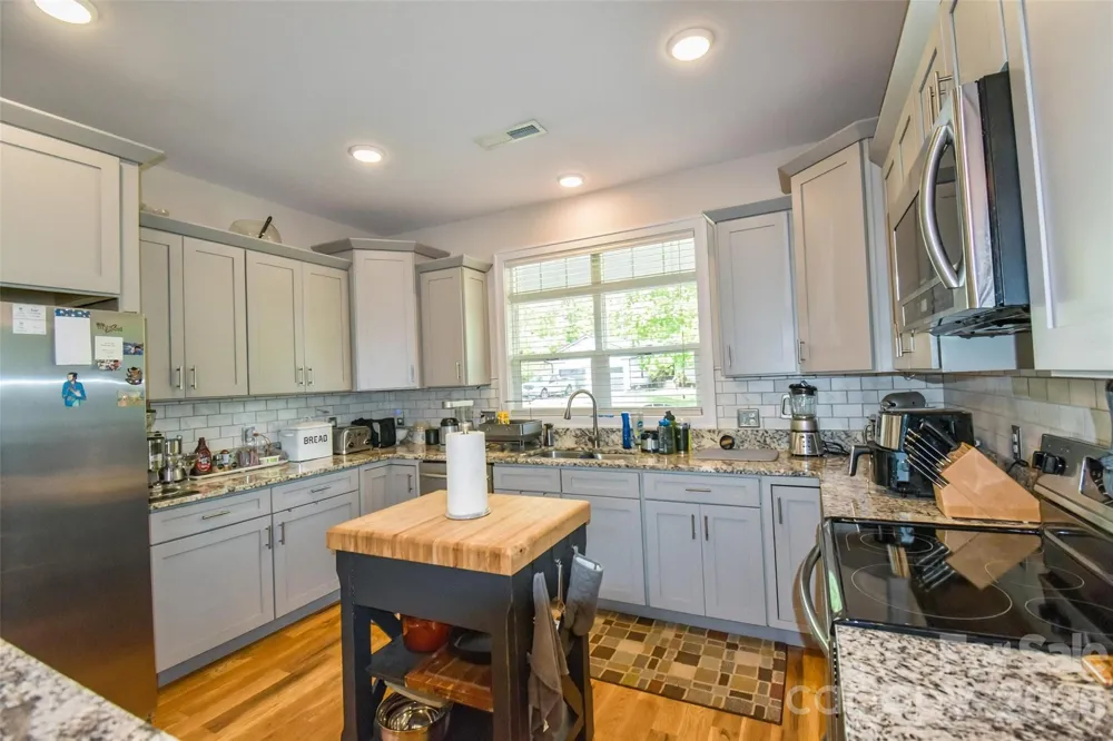 123 White Oak Road Extension Arden, NC 28704