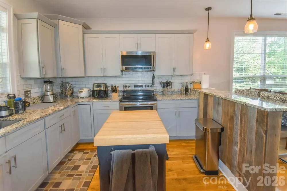 123 White Oak Road Extension Arden, NC 28704