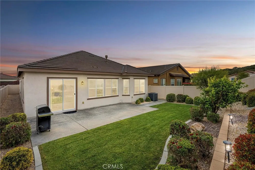 467 Madera Creek Beaumont, CA 92223