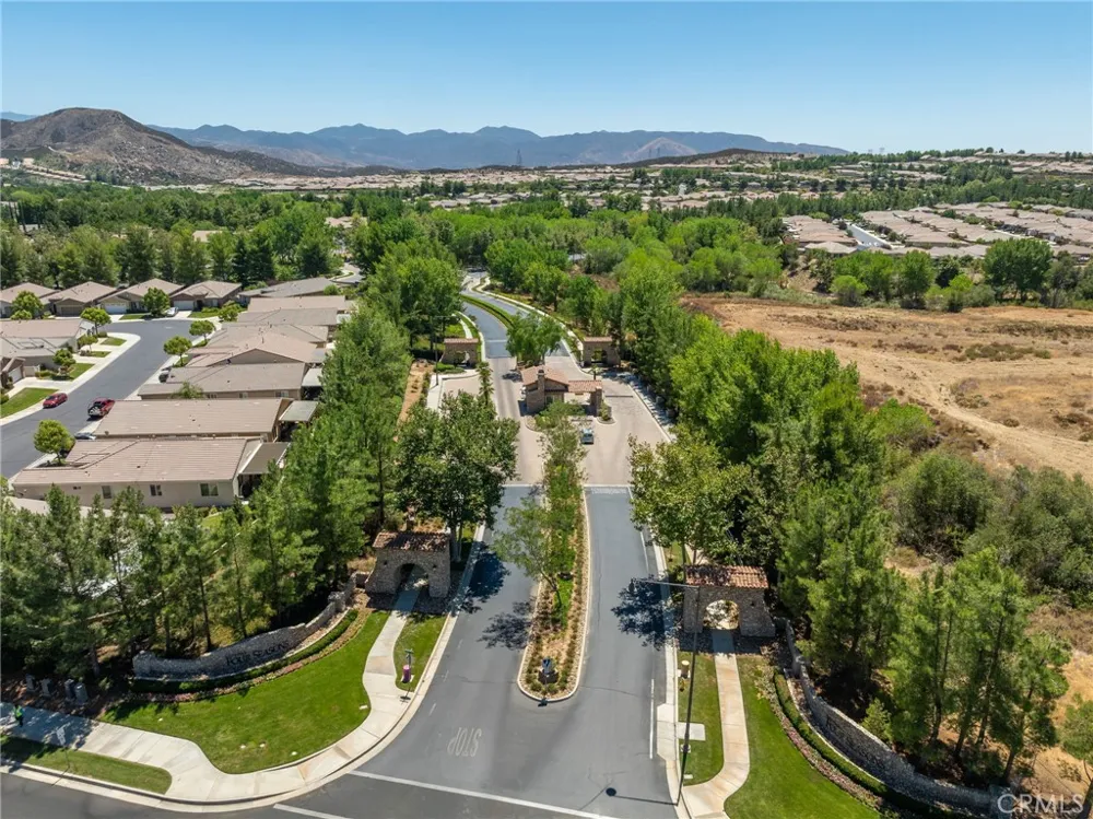 467 Madera Creek Beaumont, CA 92223