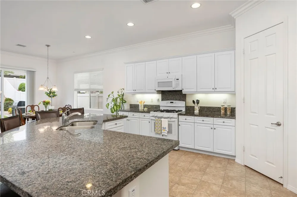 467 Madera Creek Beaumont, CA 92223