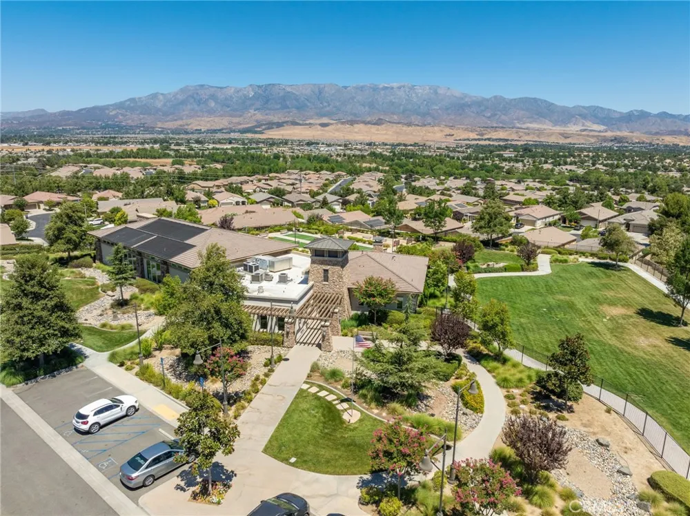 467 Madera Creek Beaumont, CA 92223
