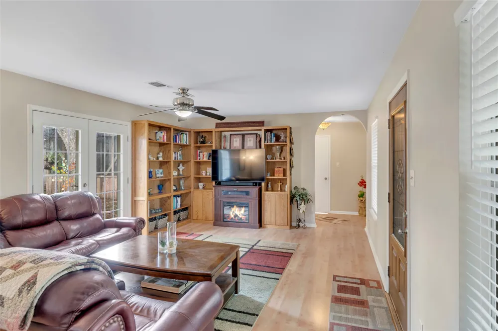 1122 Hill Circle East Drive Granite Shoals, TX 78654