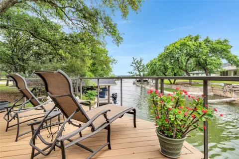 1122 Hill Circle East Drive