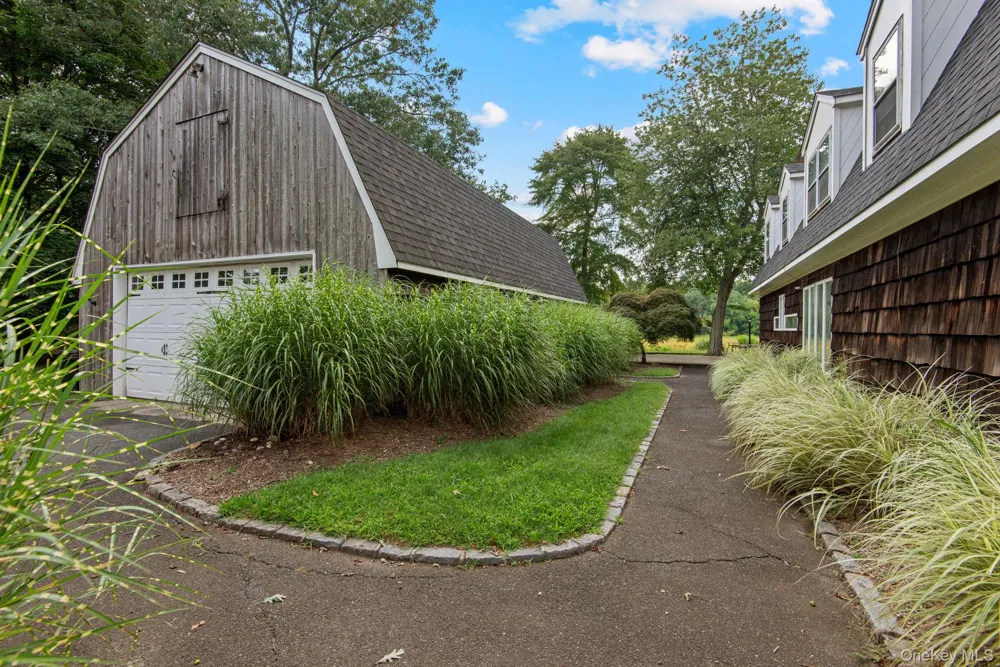 1 Lake Drive Middle Island, NY 11953