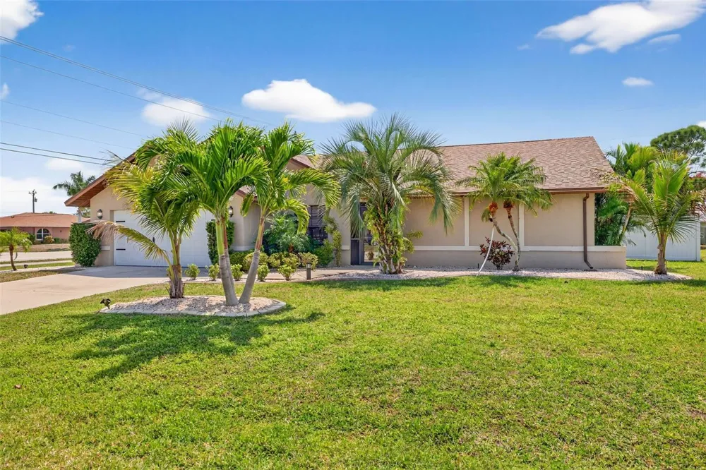 402 SW 37TH LANE Cape Coral, FL 33914
