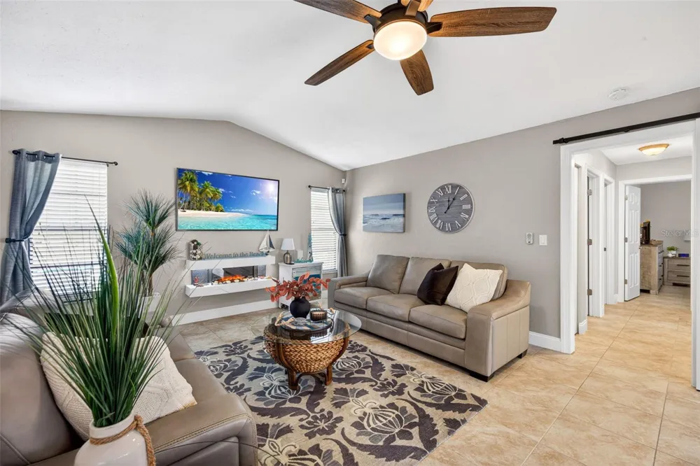 402 SW 37TH LANE Cape Coral, FL 33914