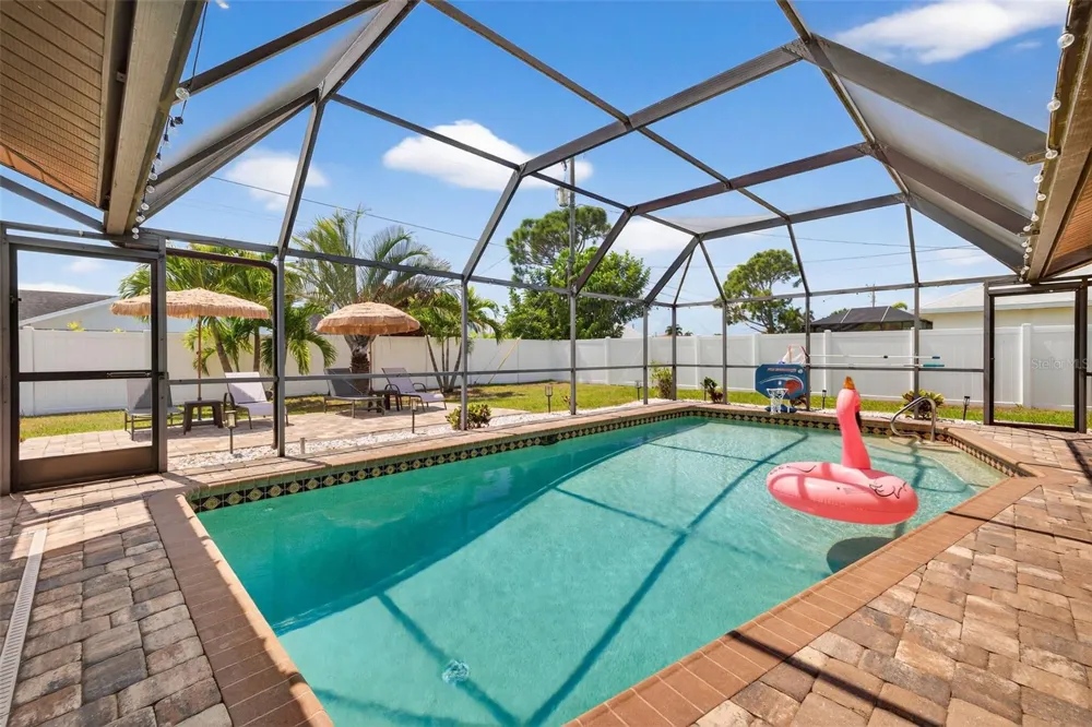 402 SW 37TH LANE Cape Coral, FL 33914