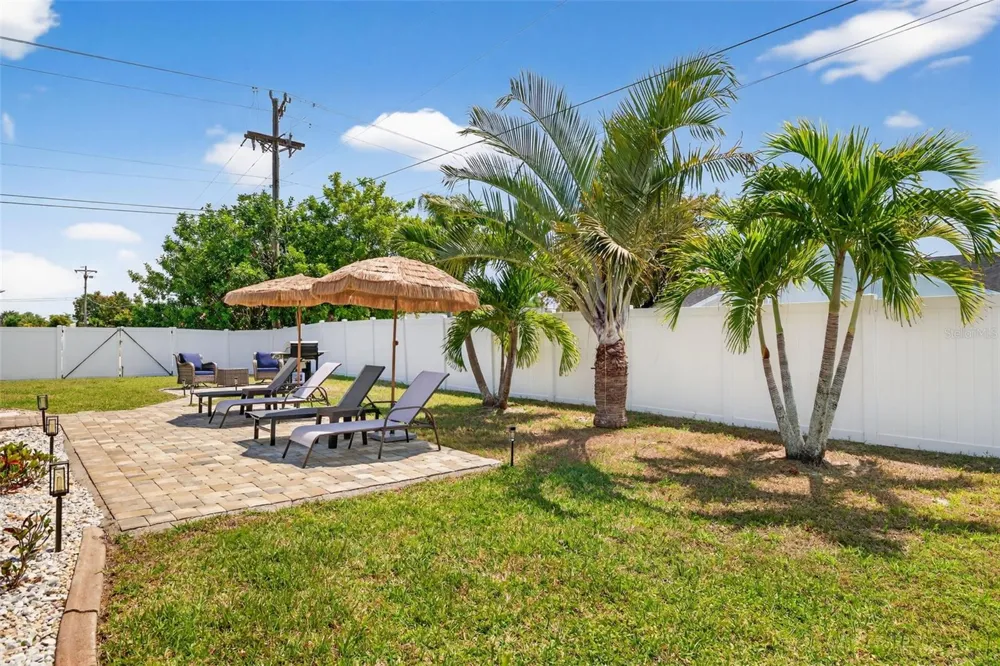 402 SW 37TH LANE Cape Coral, FL 33914