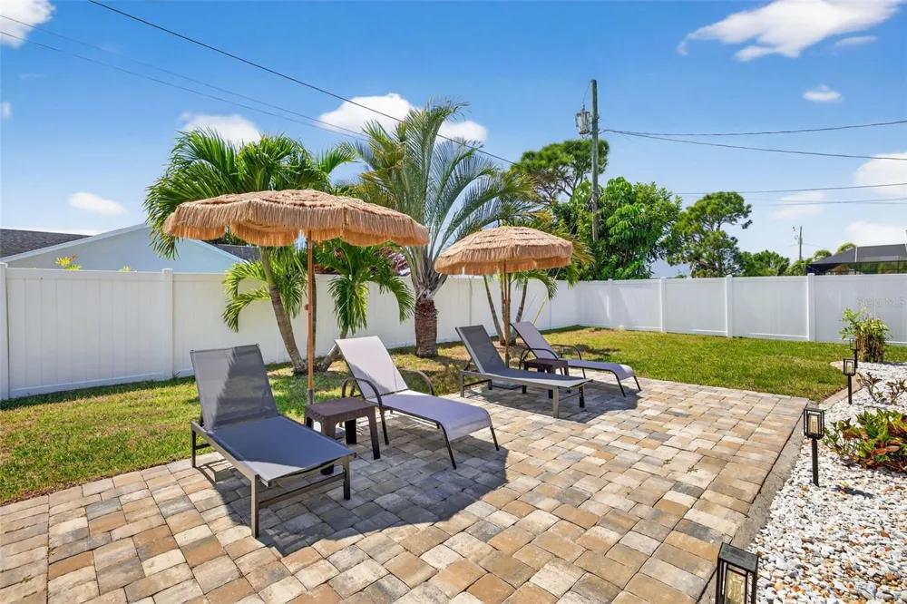 402 SW 37TH LANE Cape Coral, FL 33914