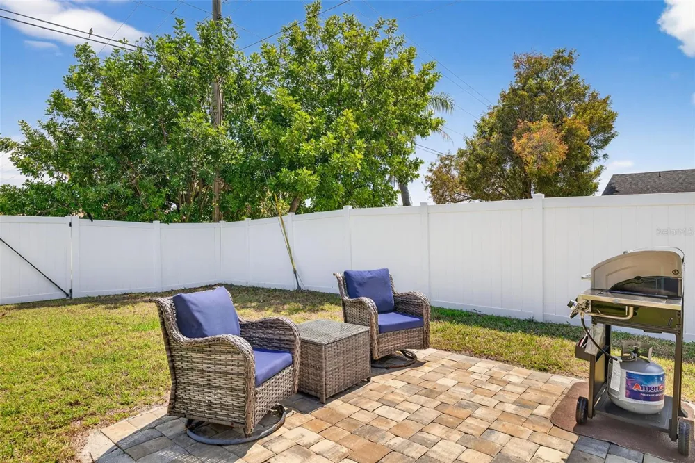 402 SW 37TH LANE Cape Coral, FL 33914