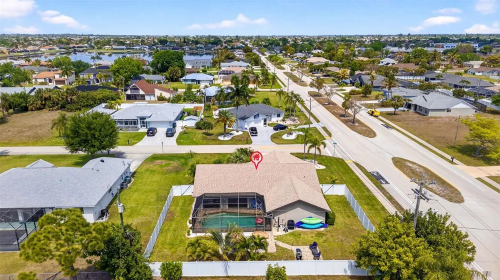 402 SW 37TH LANE Cape Coral, FL 33914