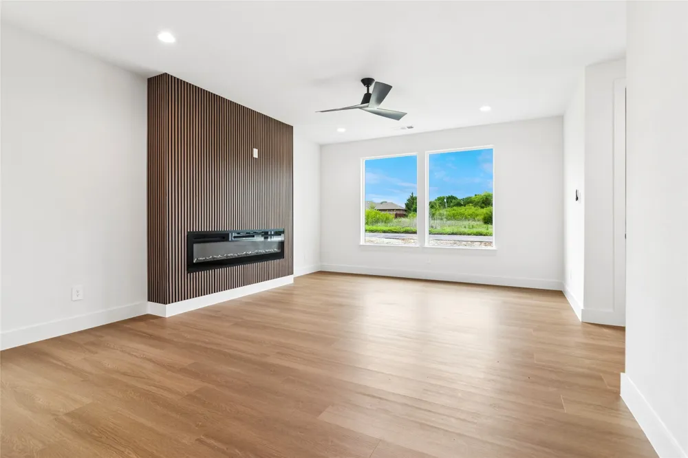 111 Lakeshore Lane Glenn Heights, TX 75154