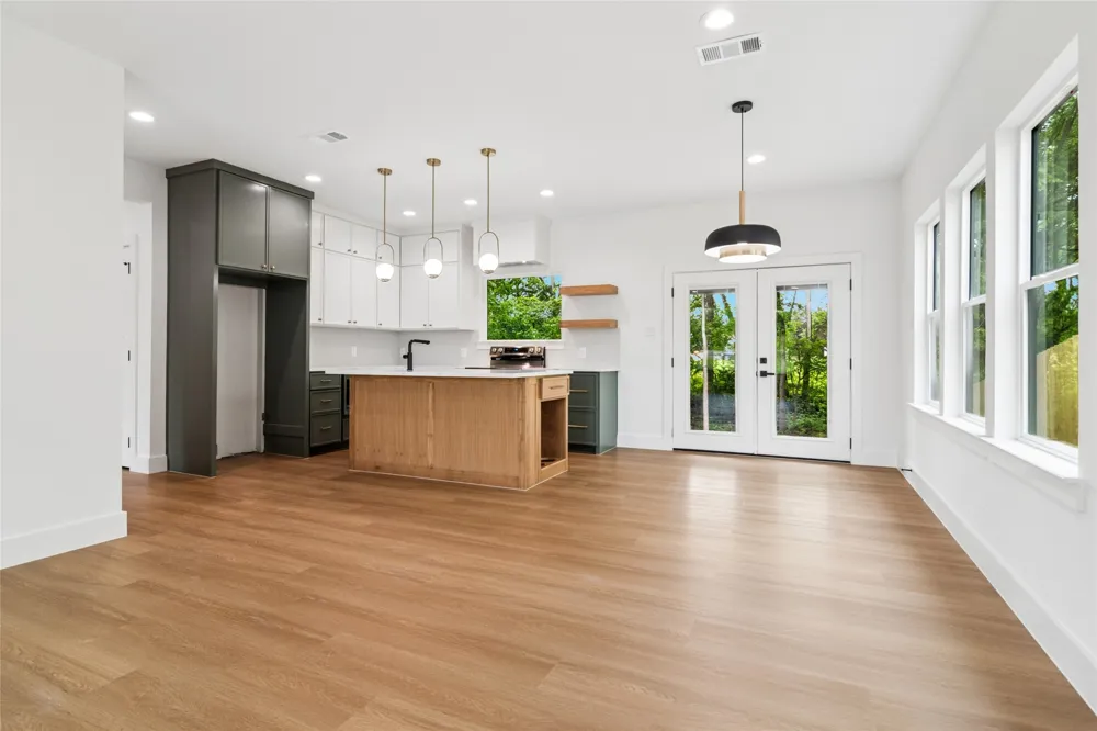 111 Lakeshore Lane Glenn Heights, TX 75154