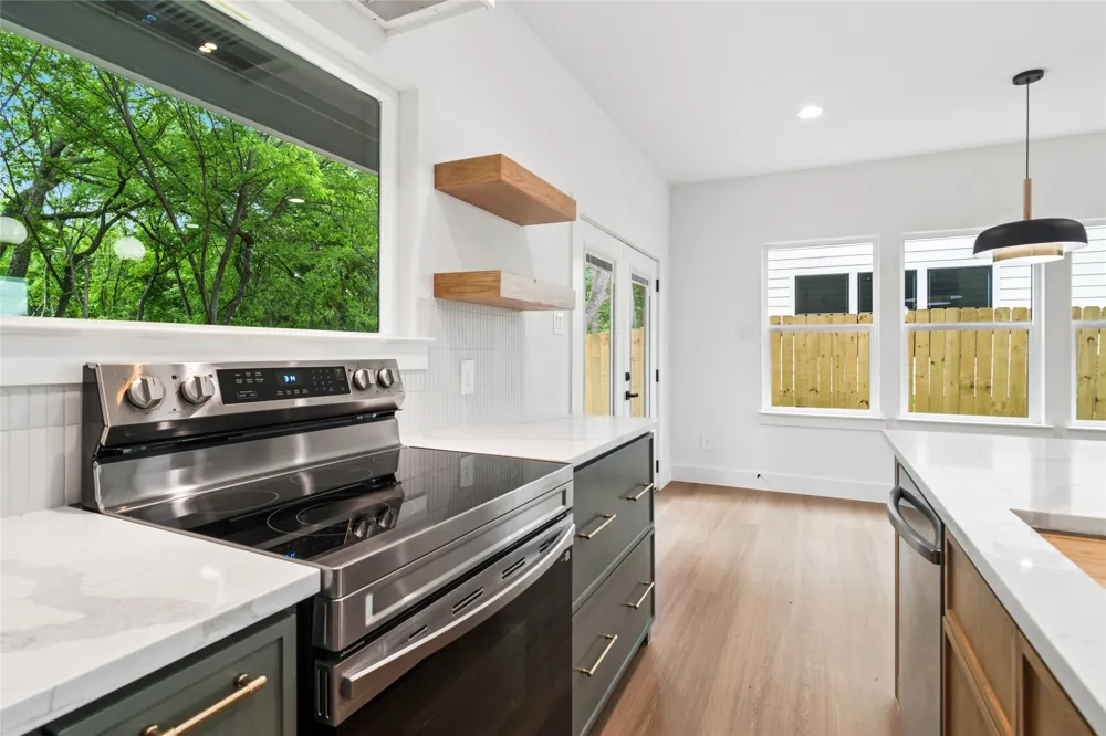111 Lakeshore Lane Glenn Heights, TX 75154
