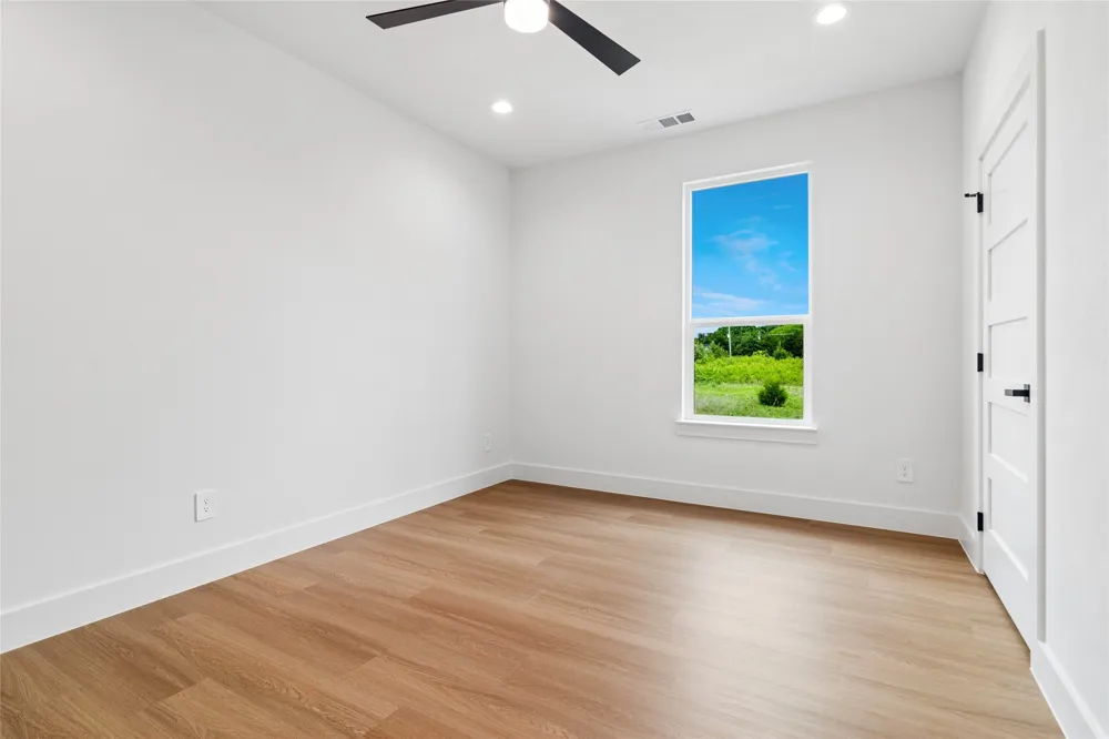 111 Lakeshore Lane Glenn Heights, TX 75154
